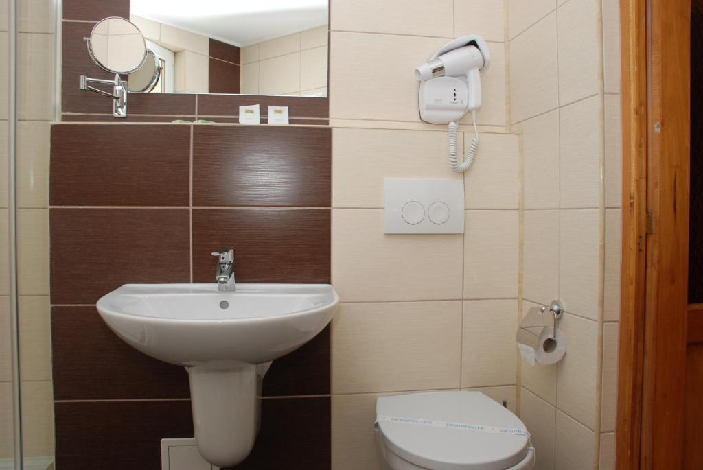Hotel Liliacul 클루지나포카 객실 사진